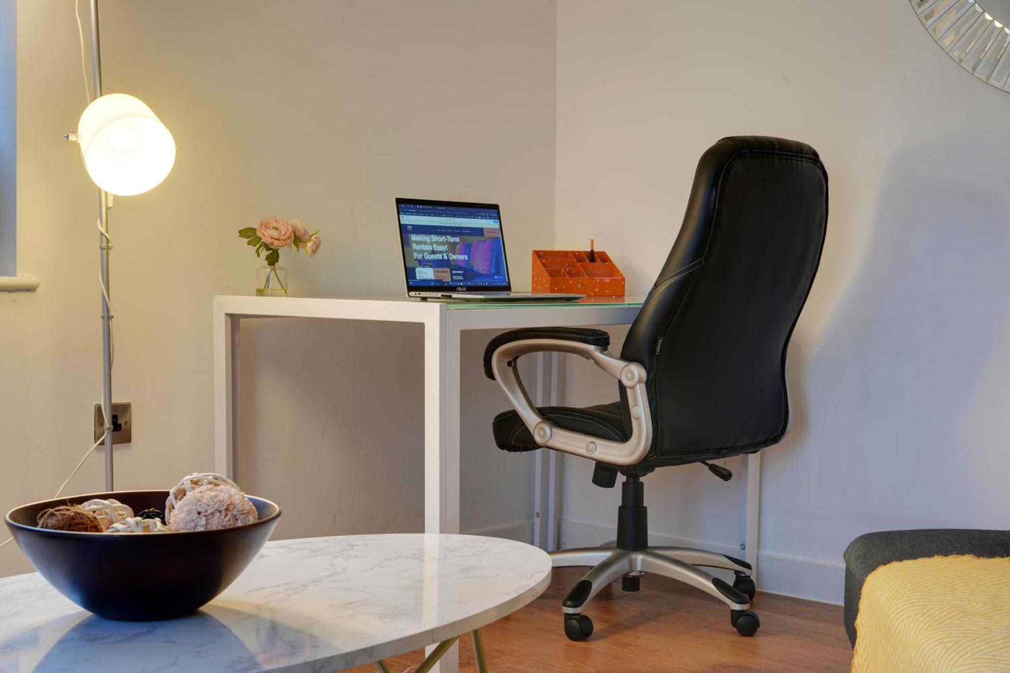 Stylish 2 Bed Apt 18 - City Centre, Free Parking, Espresso Machine & Netflix - Hosted By Stay Host Save Sheffield Extérieur photo