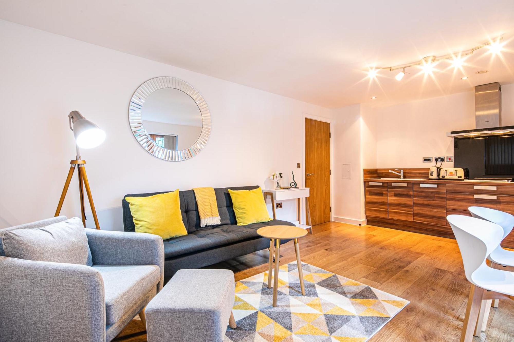 Stylish 2 Bed Apt 18 - City Centre, Free Parking, Espresso Machine & Netflix - Hosted By Stay Host Save Sheffield Extérieur photo