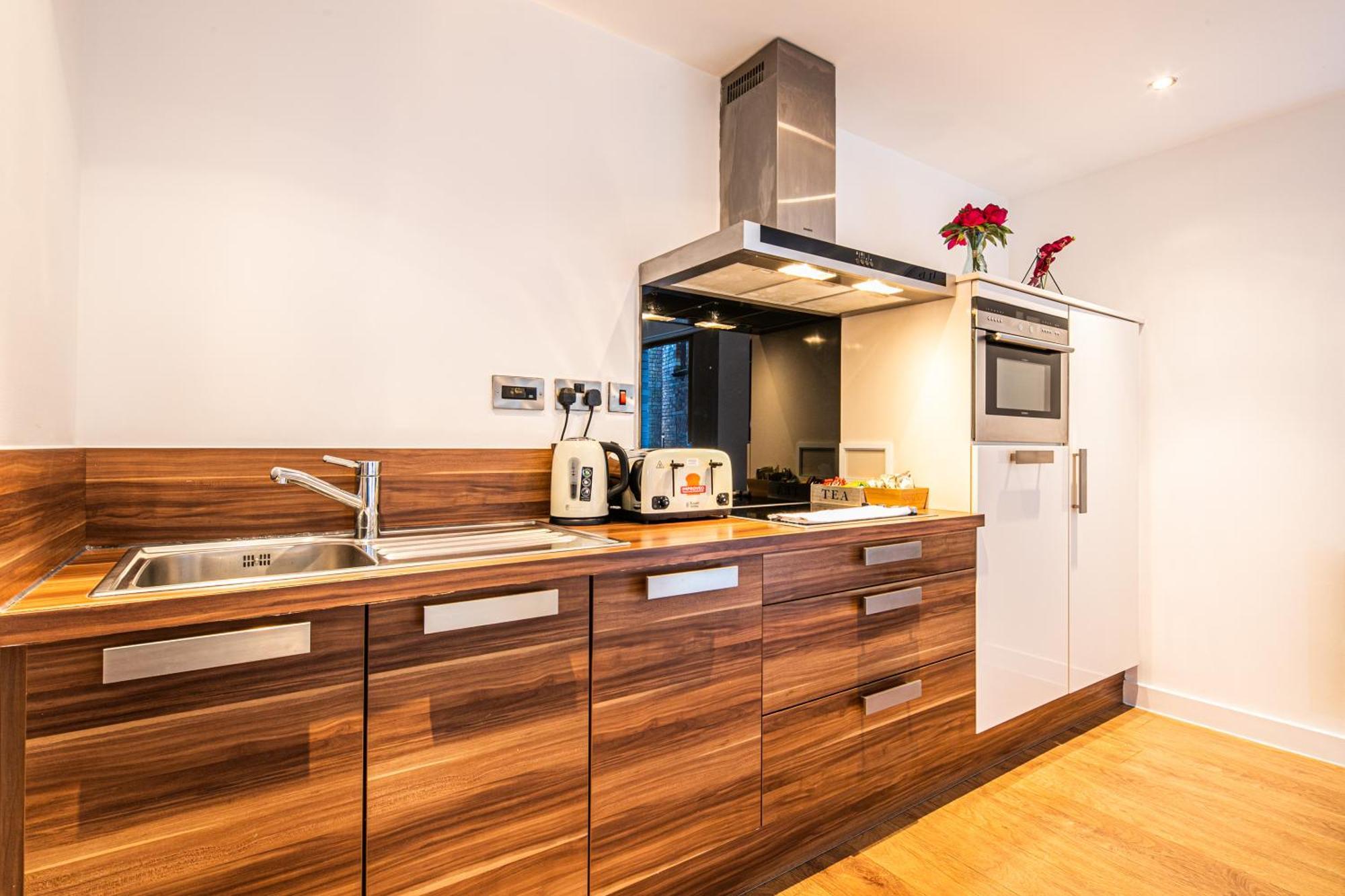 Stylish 2 Bed Apt 18 - City Centre, Free Parking, Espresso Machine & Netflix - Hosted By Stay Host Save Sheffield Extérieur photo