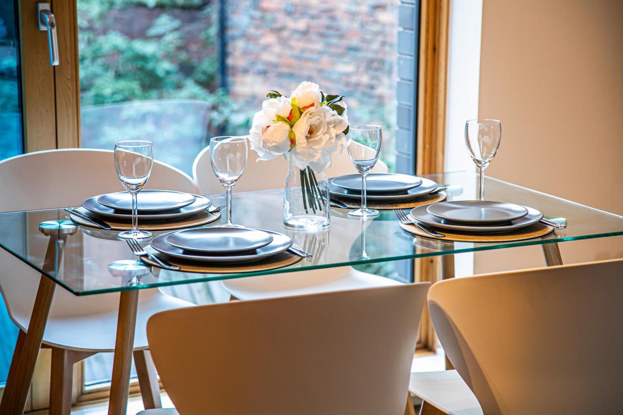 Stylish 2 Bed Apt 18 - City Centre, Free Parking, Espresso Machine & Netflix - Hosted By Stay Host Save Sheffield Extérieur photo