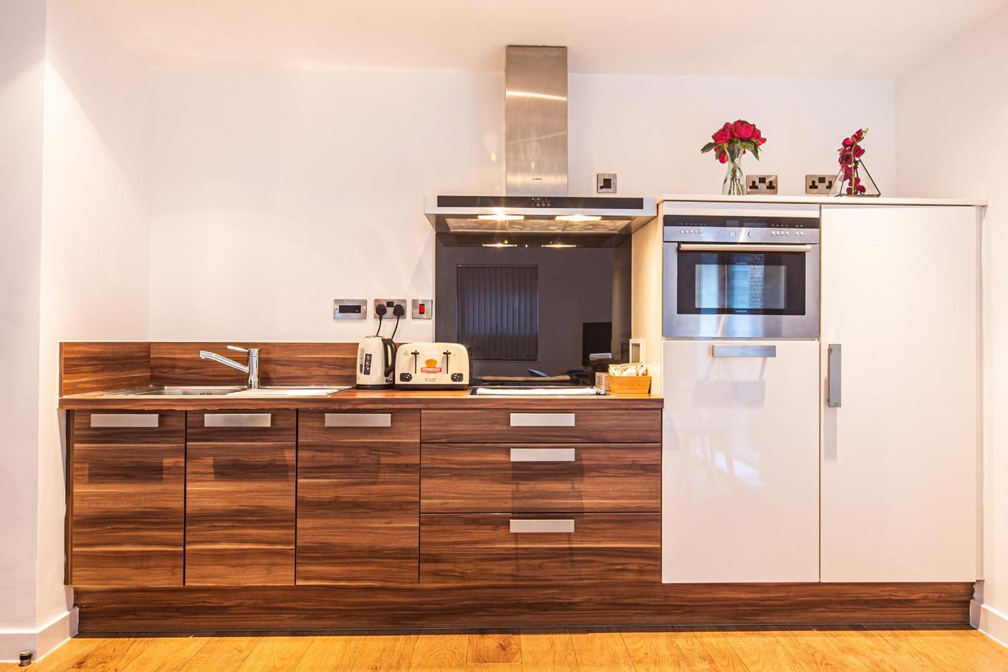 Stylish 2 Bed Apt 18 - City Centre, Free Parking, Espresso Machine & Netflix - Hosted By Stay Host Save Sheffield Extérieur photo