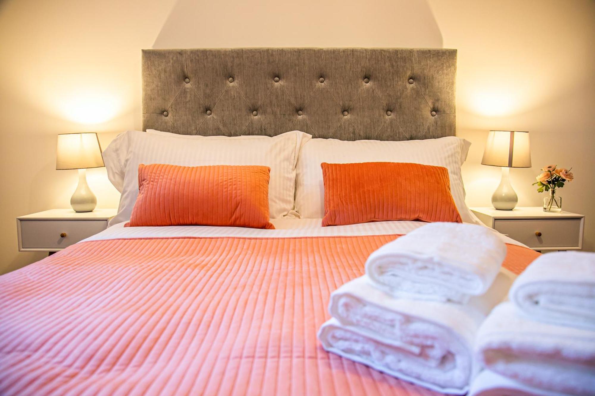 Stylish 2 Bed Apt 18 - City Centre, Free Parking, Espresso Machine & Netflix - Hosted By Stay Host Save Sheffield Extérieur photo